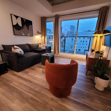 Condo Mid-Century Modern Style - Pool/Terrace Квебек Екстериор снимка