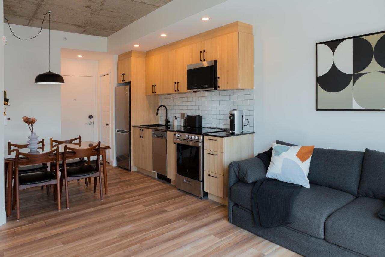 Condo Mid-Century Modern Style - Pool/Terrace Квебек Екстериор снимка