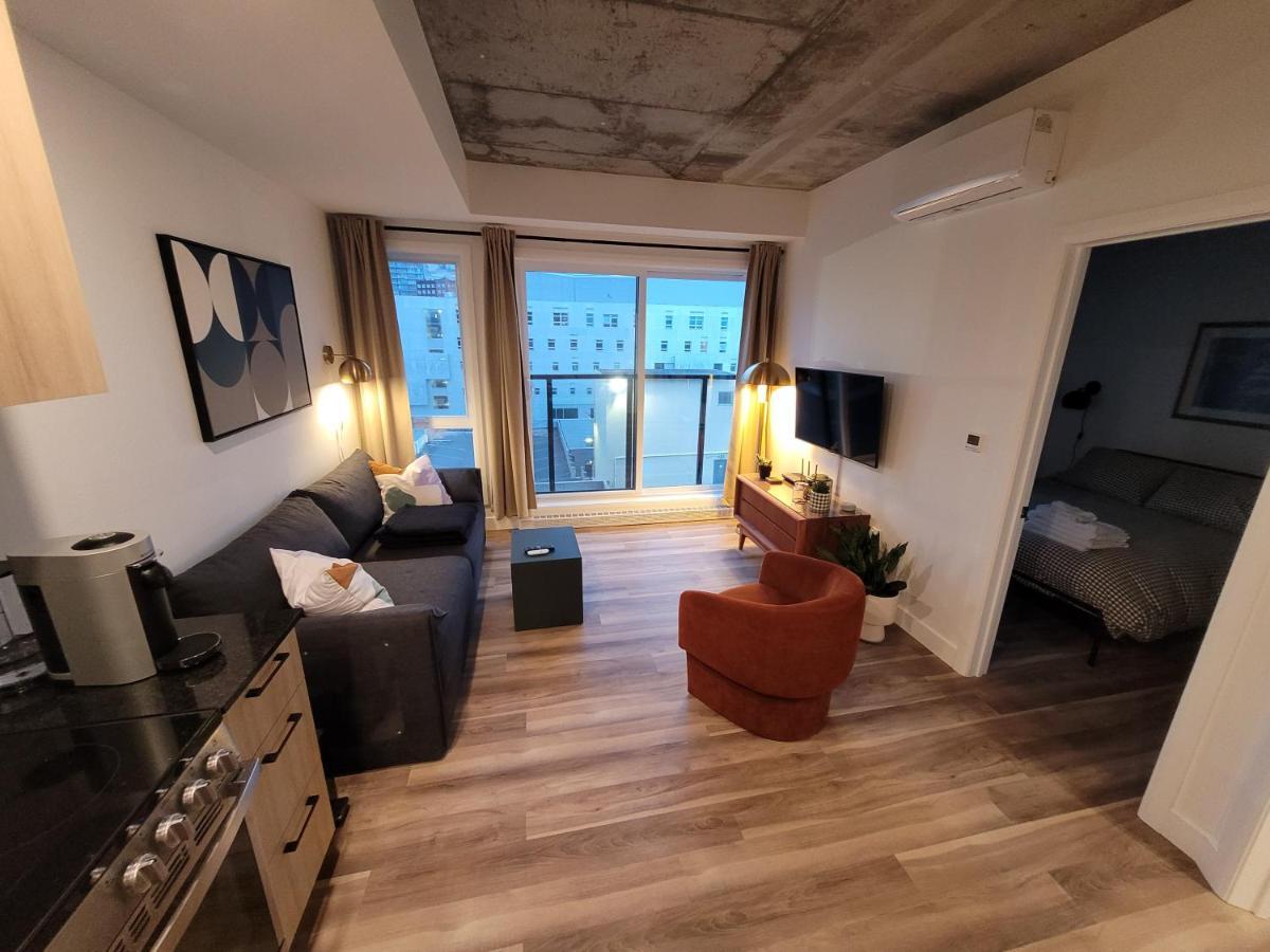 Condo Mid-Century Modern Style - Pool/Terrace Квебек Екстериор снимка