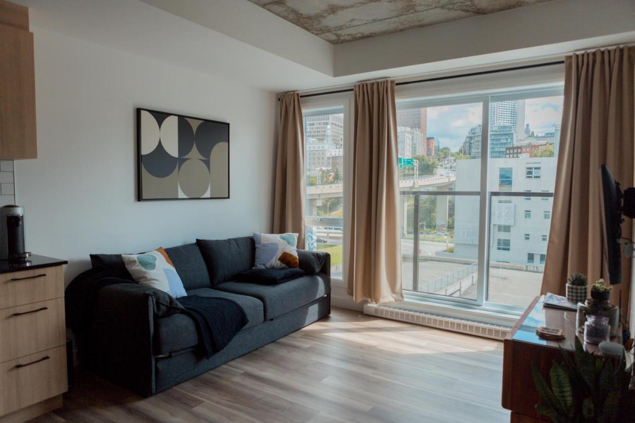 Condo Mid-Century Modern Style - Pool/Terrace Квебек Екстериор снимка