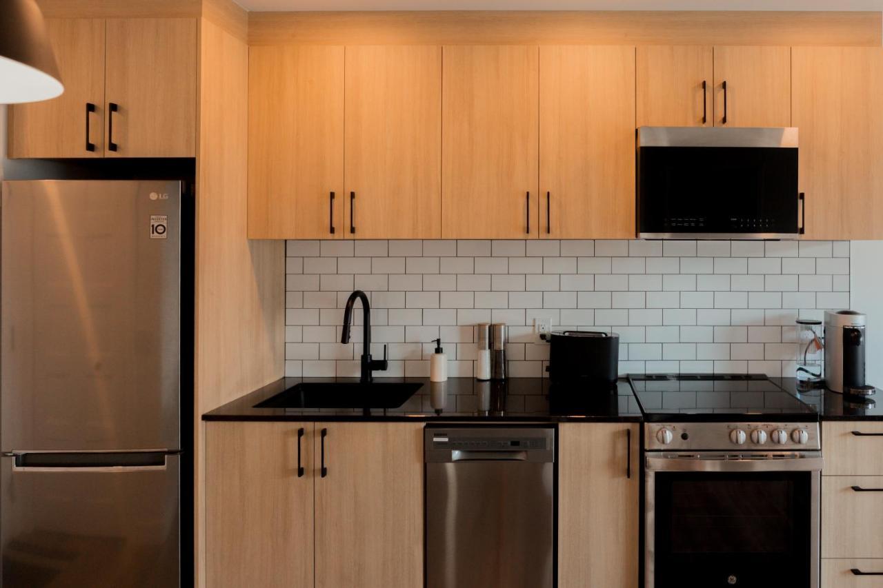 Condo Mid-Century Modern Style - Pool/Terrace Квебек Екстериор снимка